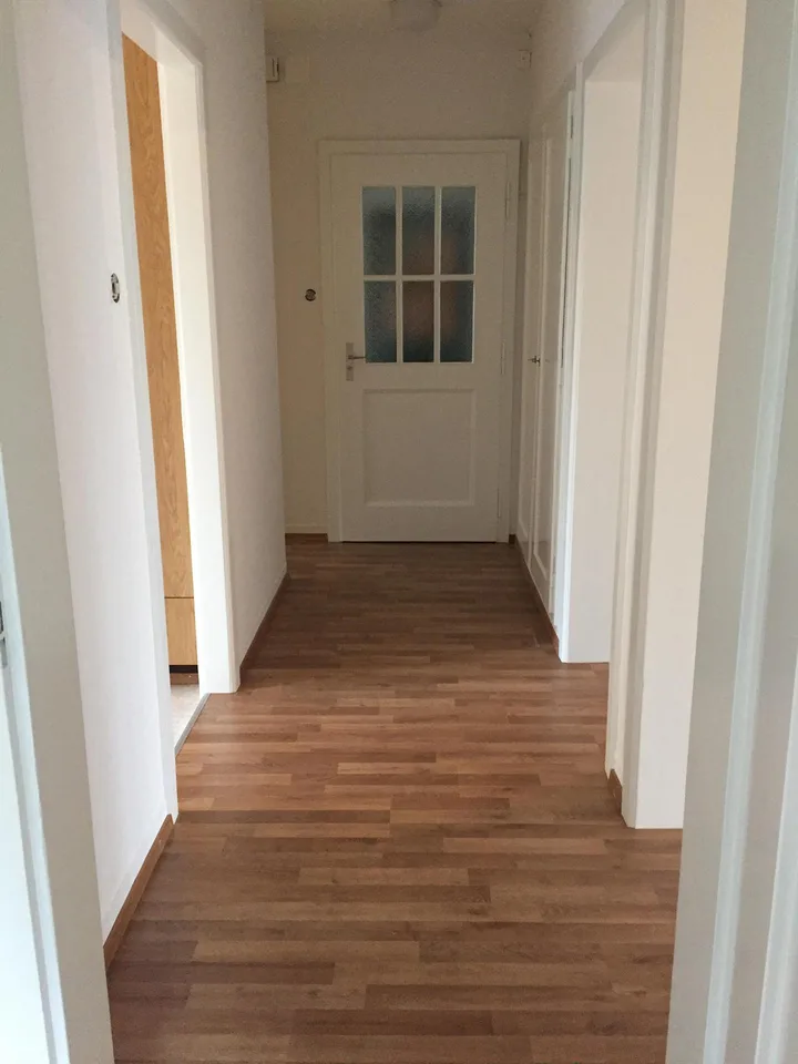 Mehrfamilienhaus (3-Wohnungen / rechte Seite)