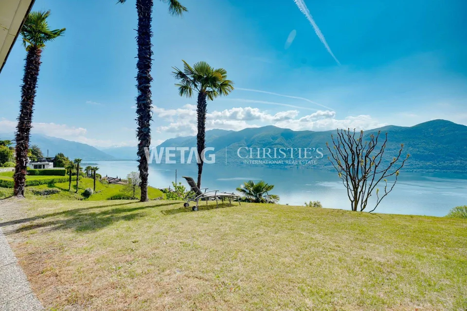 Brissago: Zu verkaufen grosszügige Villa mit herrlichem Seeblick, v... – Foto 9 von 13
