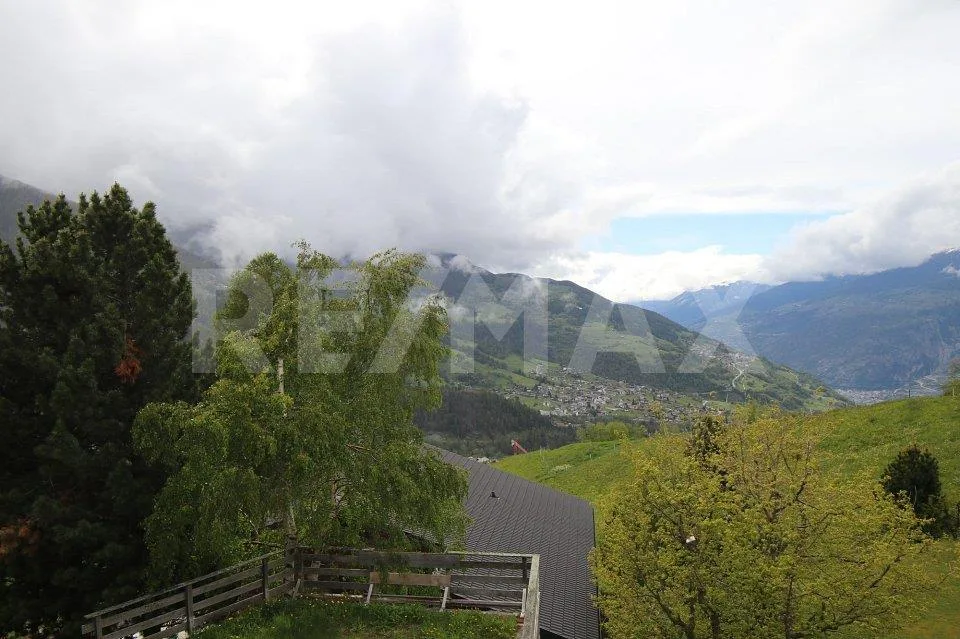 Chalet with beautiful views of the Rhone Valley