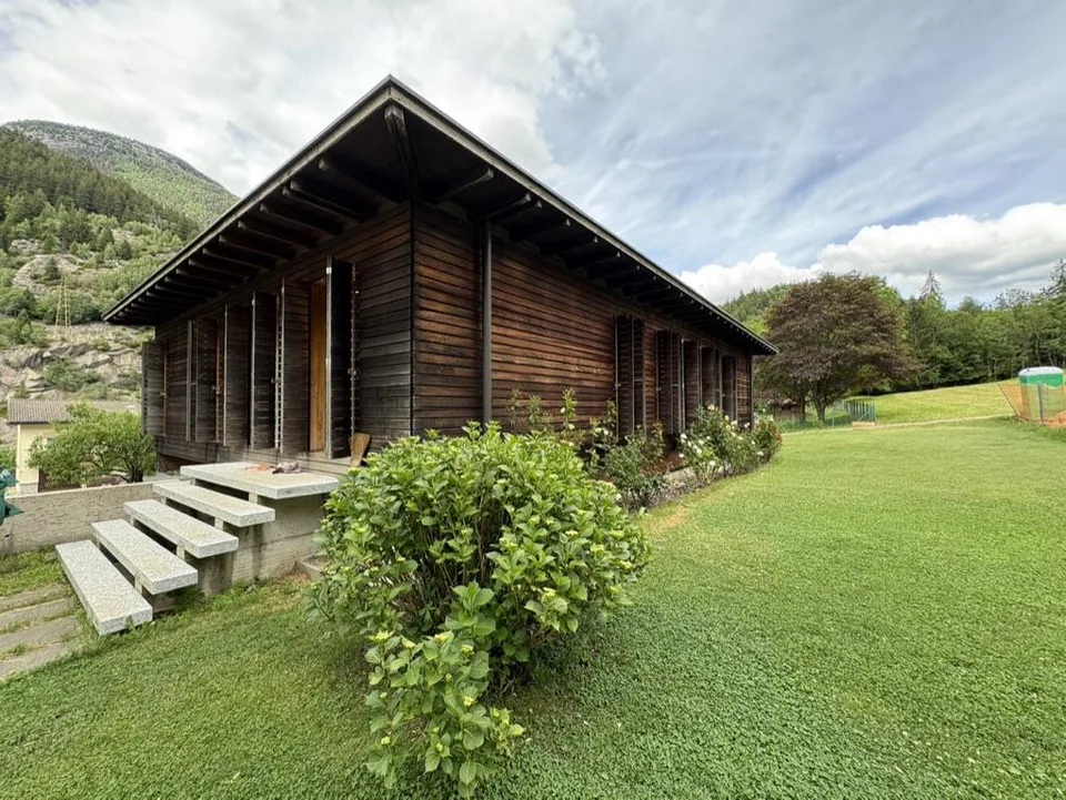 Casa di design in legno immersa nel verde – Foto 30 von 30