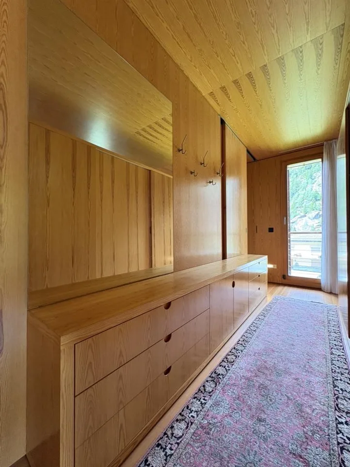 Casa di design in legno immersa nel verde – Foto 17 von 30