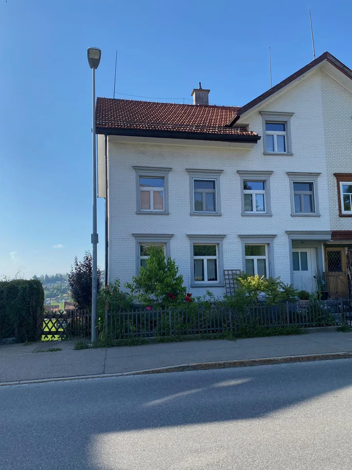 Charmanter 5 1/2 - Zimmer-Hausteil mit 155 m² Wohnfläche in Wald AR