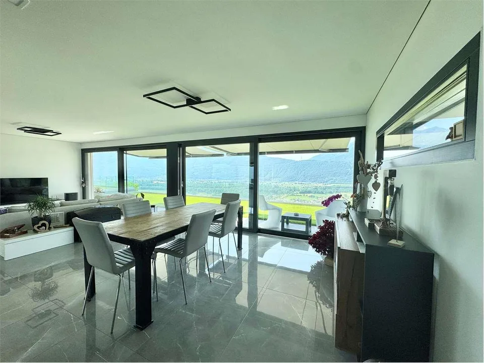 Moderna villa unifamiliare Minergie-P con impianto fotovoltaico e priv – Foto 7 von 13