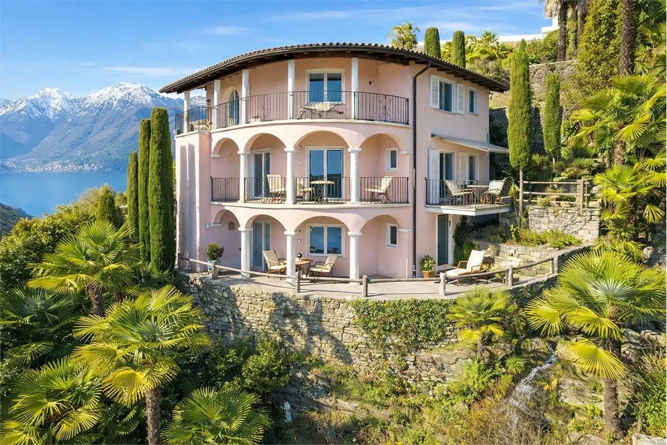 Minusio - Eleganza mediterranea con vista lago mozzafiato