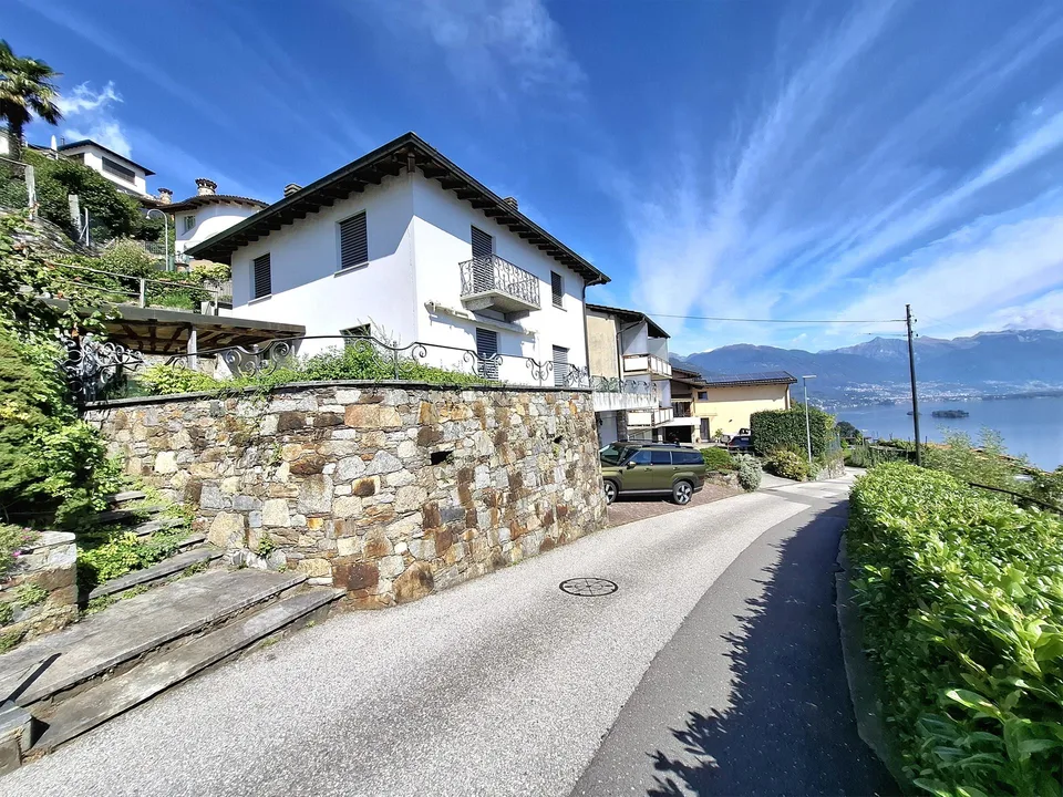 Accogliente casa unifamiliare con vista mozzafiato sul Lago Maggior...
