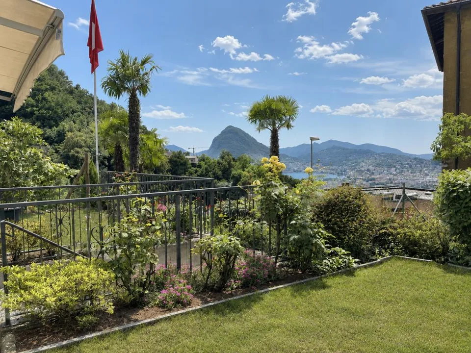 Casa indipendente con vista sul lago
