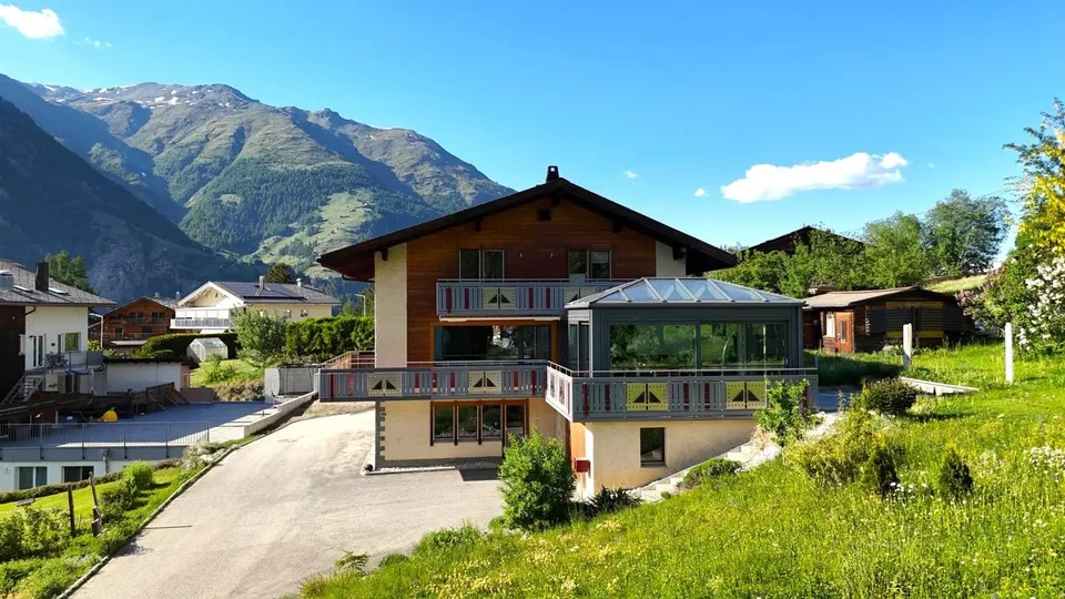 Grossartiges Einfamilienhaus oberhalb St. Niklaus