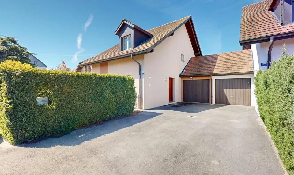 Familienhaus mit großem Garten in Gland