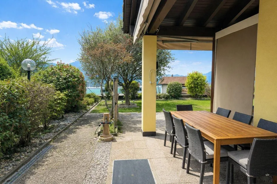 Meravigliosa casa unifamiliare con giardino, vista e posizione sole...