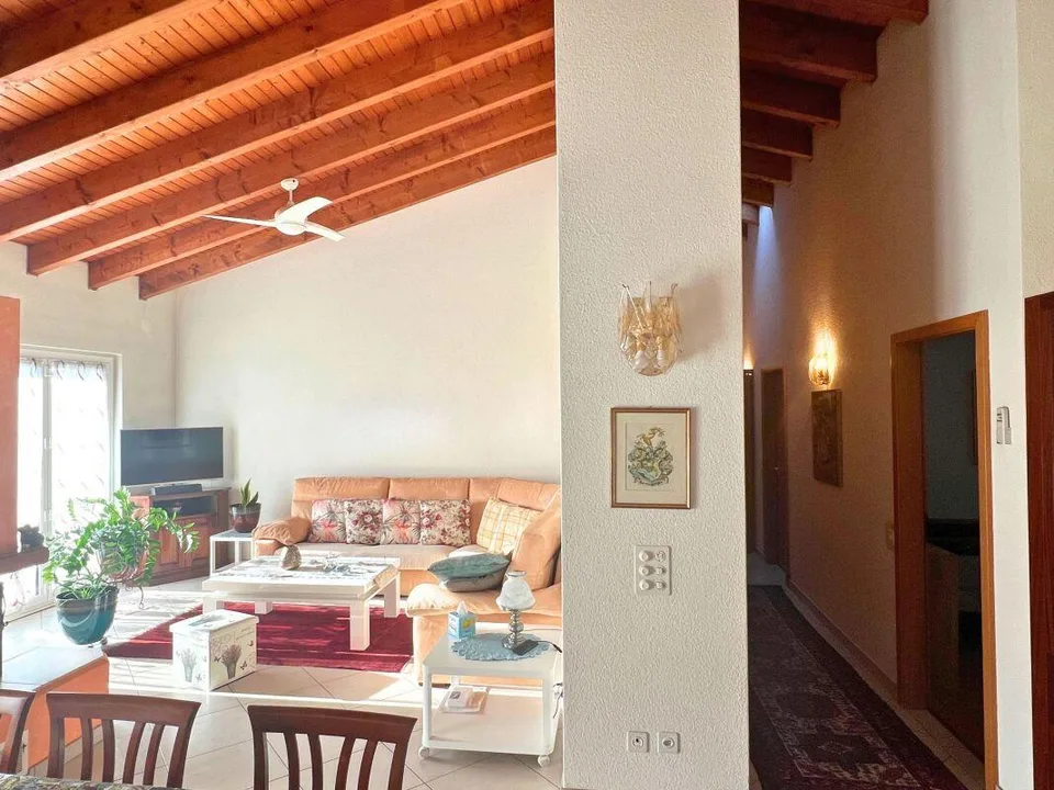 Meravigliosa casa unifamiliare con giardino, vista e posizione sole... – foto 7 di 20