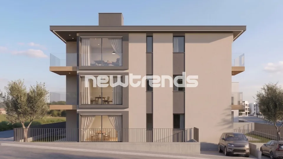 Flussufer, 2,5 neu gebaute Lokale in strategischer Lage