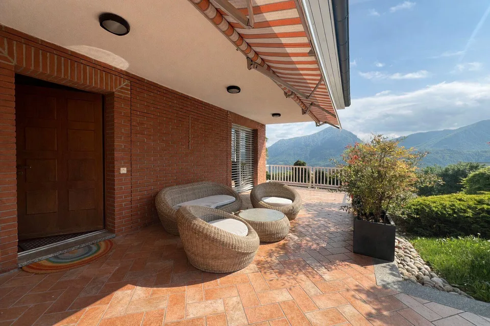 Splendida villa a Carona con vista, giardino e terrazza – Foto 24 von 27