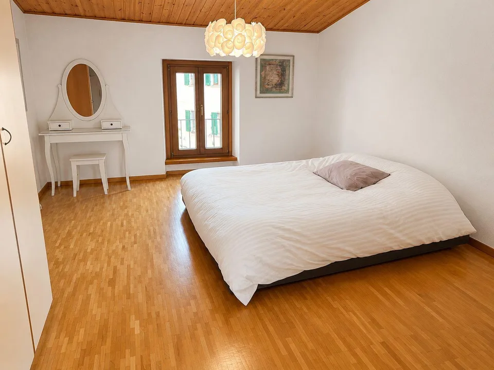 Comoda casa bifamiliare, due appartamenti di 4.5 locali – Foto 7 von 14