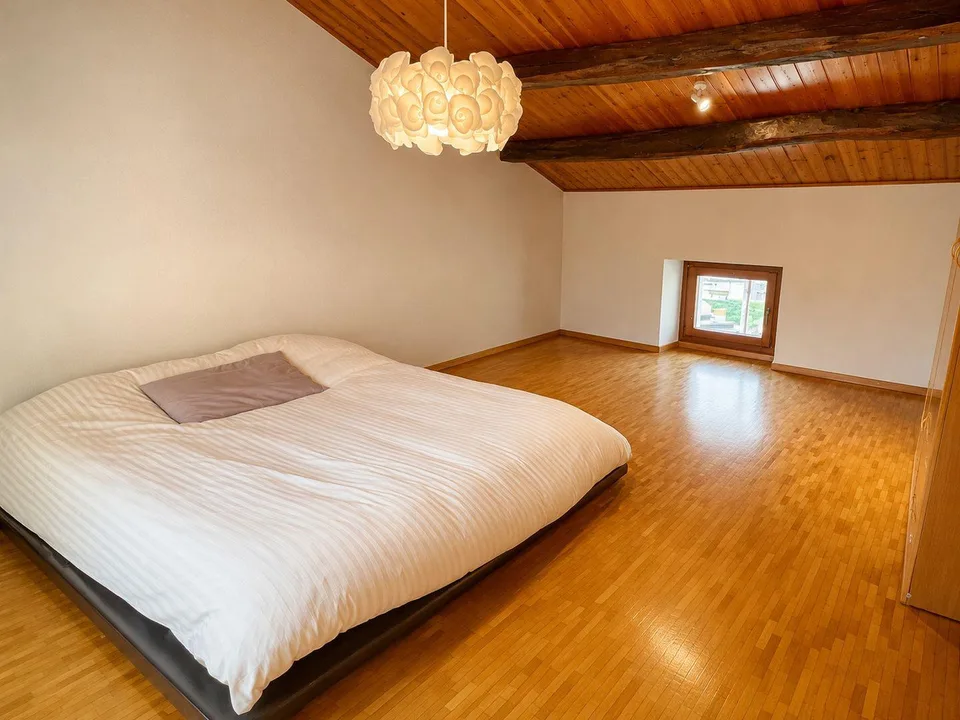 Comoda casa bifamiliare, due appartamenti di 4.5 locali – Foto 6 von 14