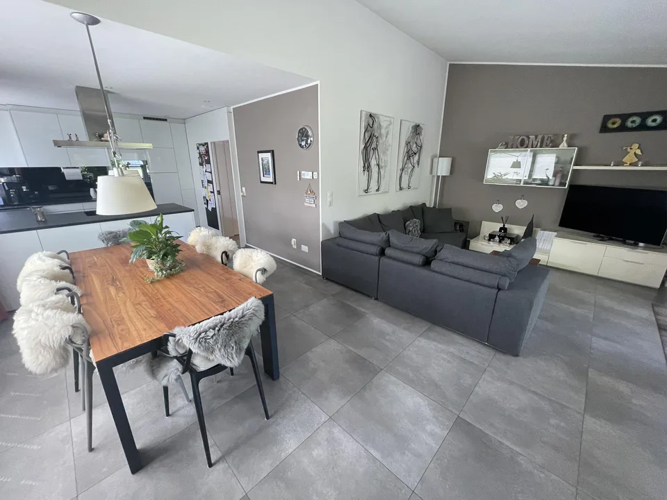 freistehendes 7.5-Zimmer EFH mit Garage Bruderholz/Bottmingen – Foto 9 von 14