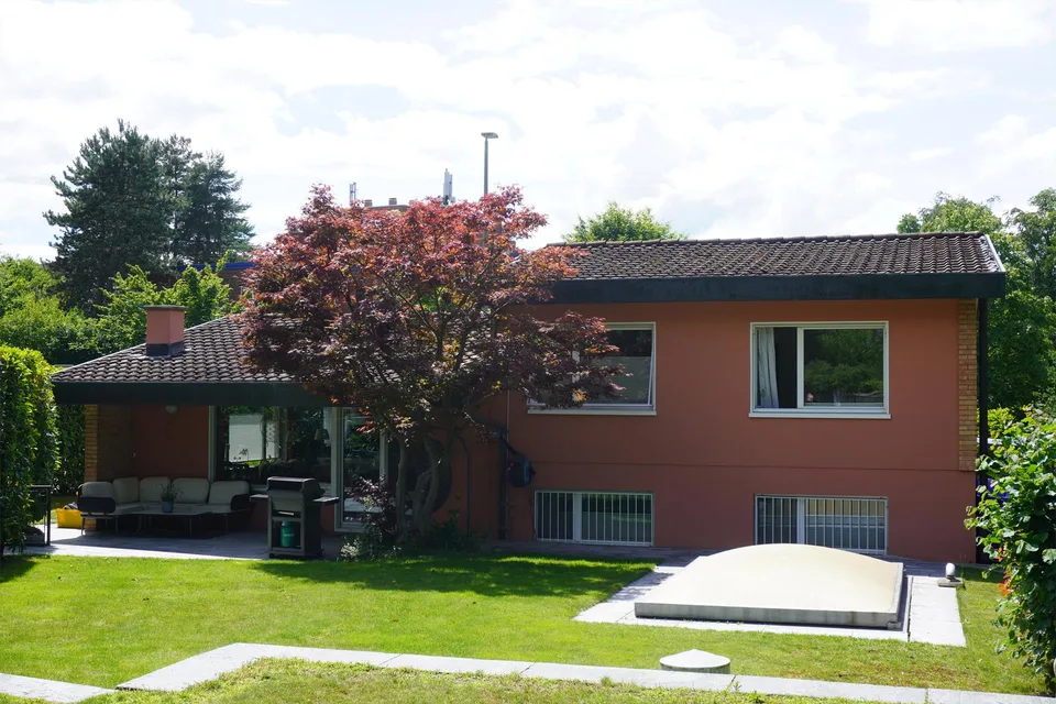 freistehendes 7.5-Zimmer EFH mit Garage Bruderholz/Bottmingen