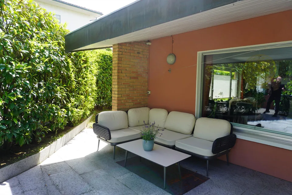 freistehendes 7.5-Zimmer EFH mit Garage Bruderholz/Bottmingen – Foto 13 von 14