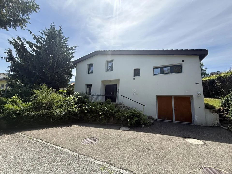 Charmantes Einfamilienhaus mit grosszügigem Umschwung an top Lage