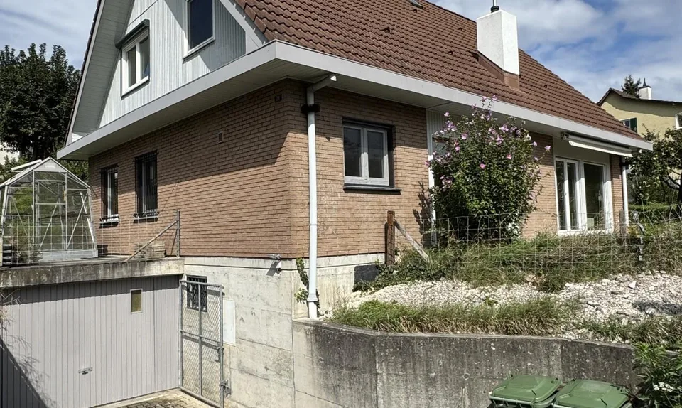 Casa affascinante con grande terreno e molto potenziale