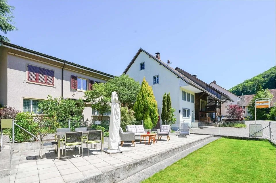 Nie mehr Platzprobleme! Gemütliches Wohnhaus mit riesigem Ökonomieteil – Foto 7 von 13