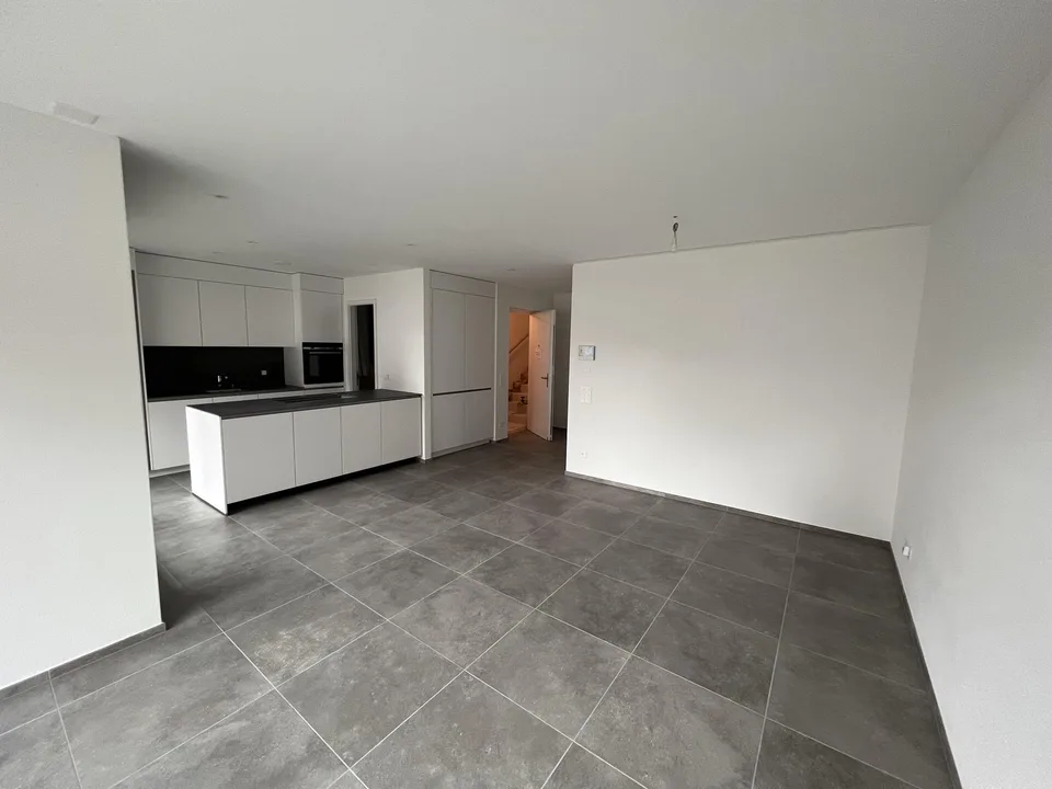 Elegante 3.5 locali con terrazzo e garage a Gordola – photo 12 of 19