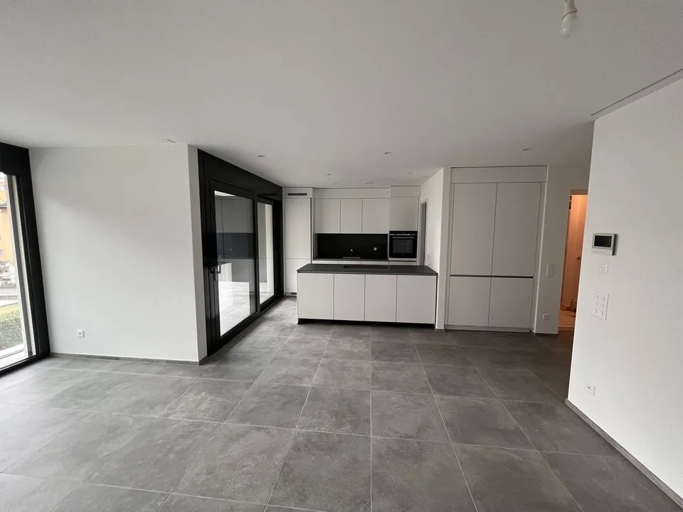 Elegante 3.5 locali con terrazzo e garage a Gordola – photo 11 of 19