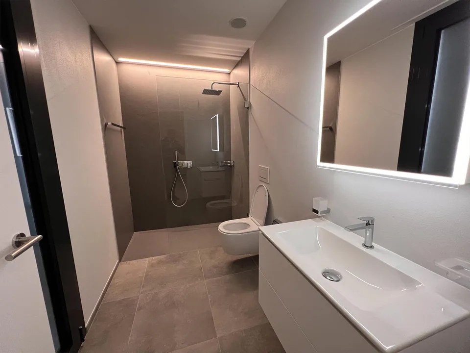 Elegante 3.5 locali con terrazzo e garage a Gordola – photo 15 of 19