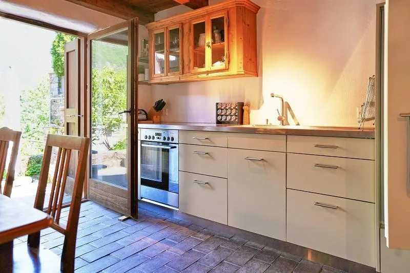 wunderschönes 3 1/2-Zimmer-Rustico mit Granitsteinsitzplatz im Dorf... – Foto 7 von 15