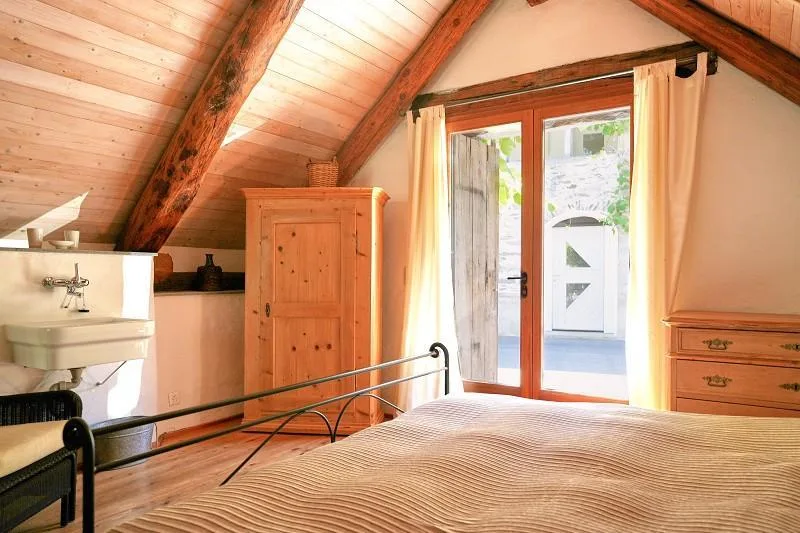 wunderschönes 3 1/2-Zimmer-Rustico mit Granitsteinsitzplatz im Dorf...