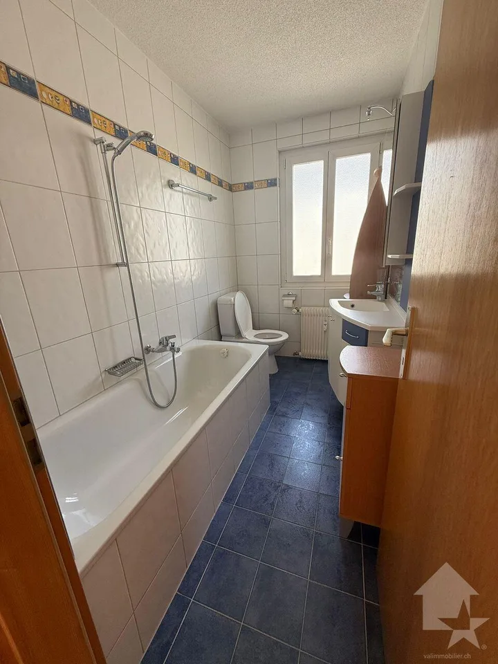 Immeuble de rendement avec restaurant et appartements