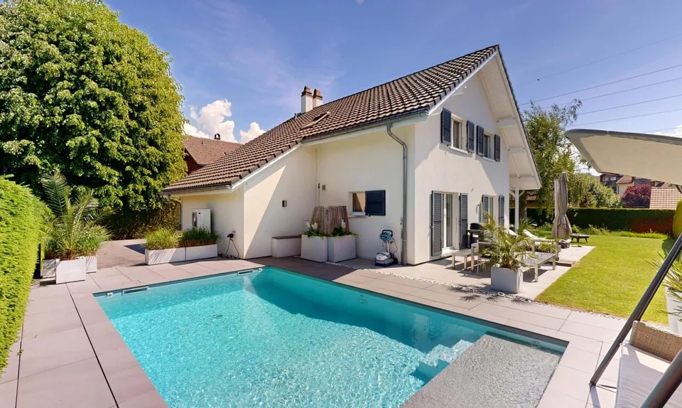 Magnifica villa ristrutturata con piscina e assoluta privacy