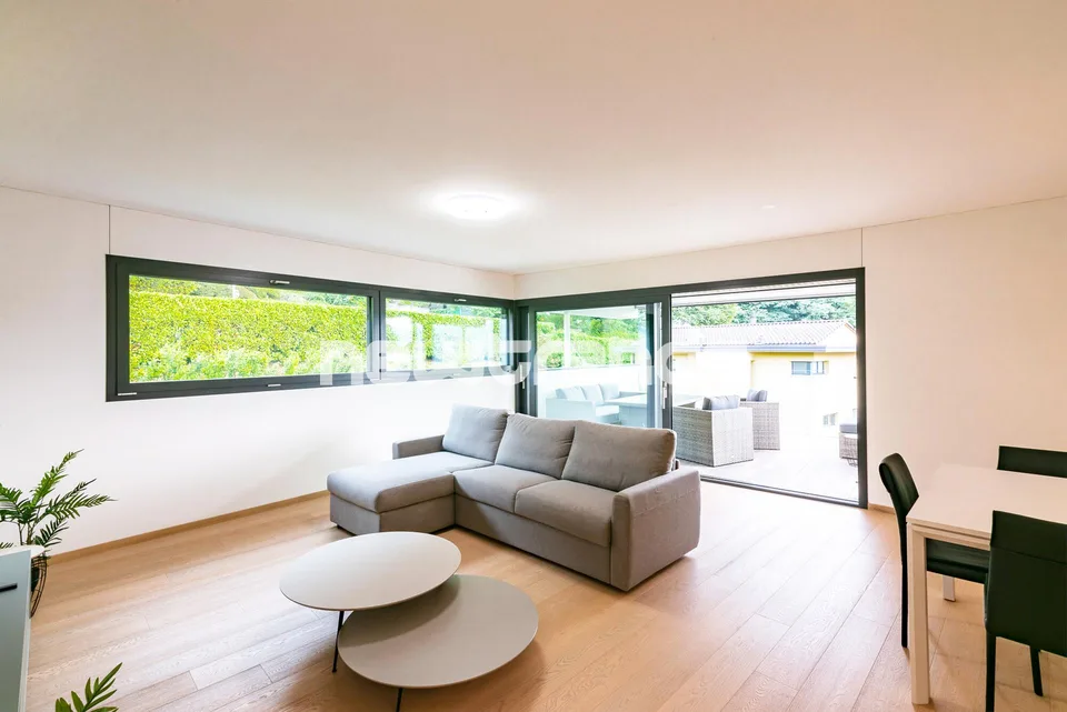 Attico a Montagnola di 3,5 locali con terrazza e vista aperta.