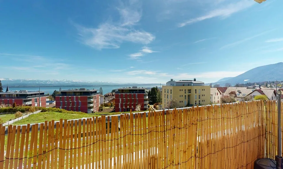 Libre de suite : Bel appartement avec sa vue sur le lac !