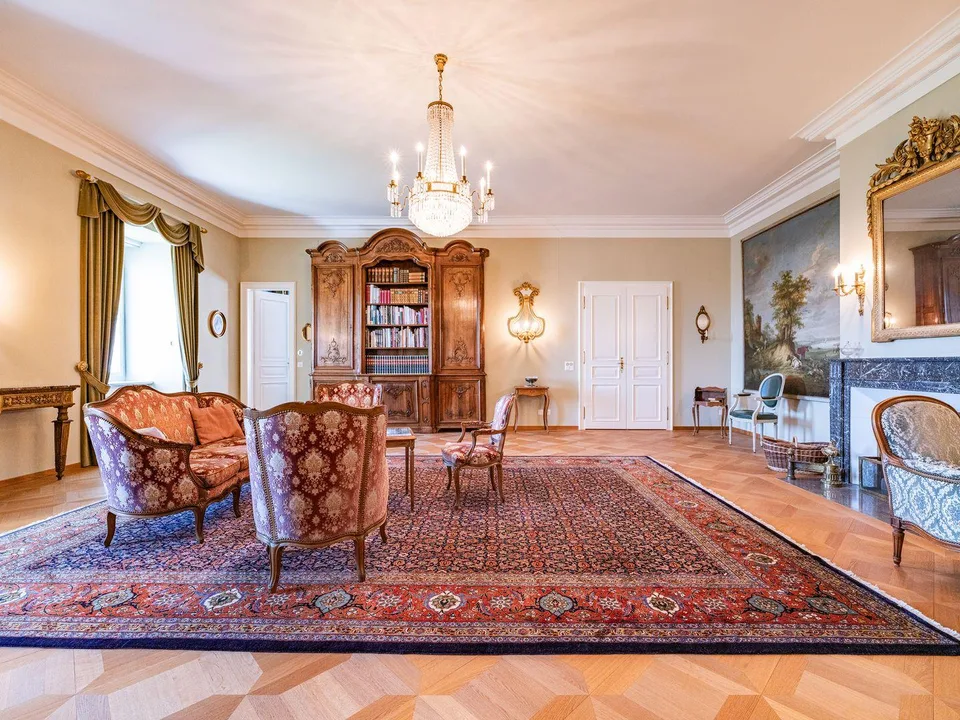 Königlich leben: Landhausvilla mit Bauparzelle – Foto 10 von 13
