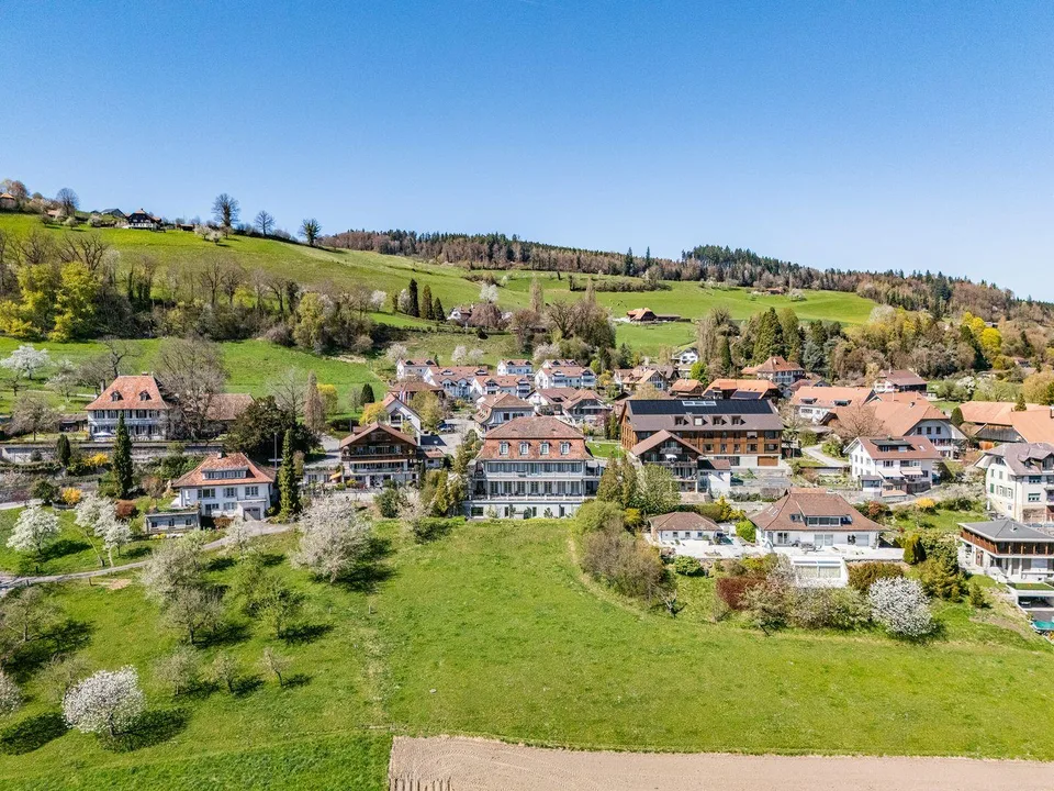 Königlich leben: Landhausvilla mit Bauparzelle
