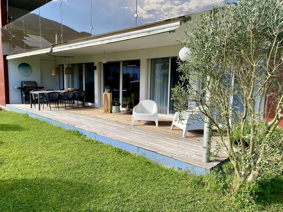 4.5 Zimmer Wohnung im Erdgeschoss mit grossem Gartenanteil