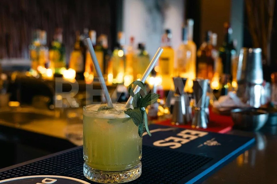 Opportunité rare à Fribourg : Café, Lounge & Restaurant clé en main