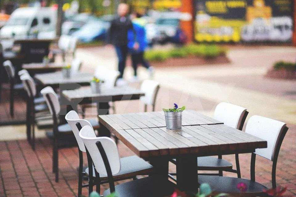 Opportunité rare à Fribourg : Café, Lounge & Restaurant clé en main