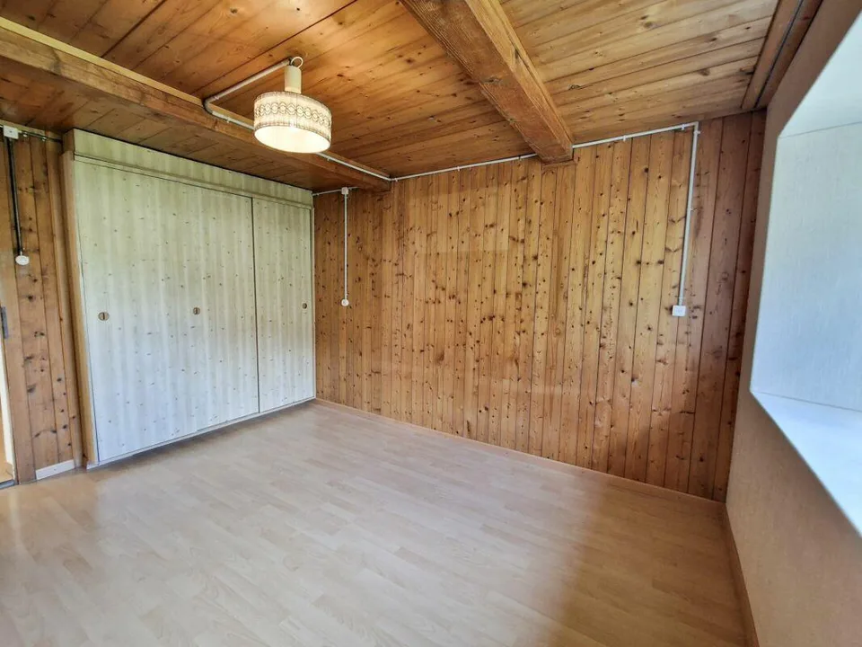 Maison familiale de 6 pièces avec jardin et ateliers/atelier