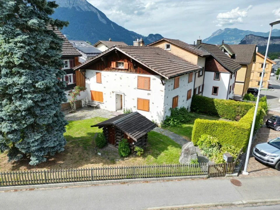 Familienfreundliches 6-Zimmer-Haus mit Garten & Hobbyräume/Werkstatt