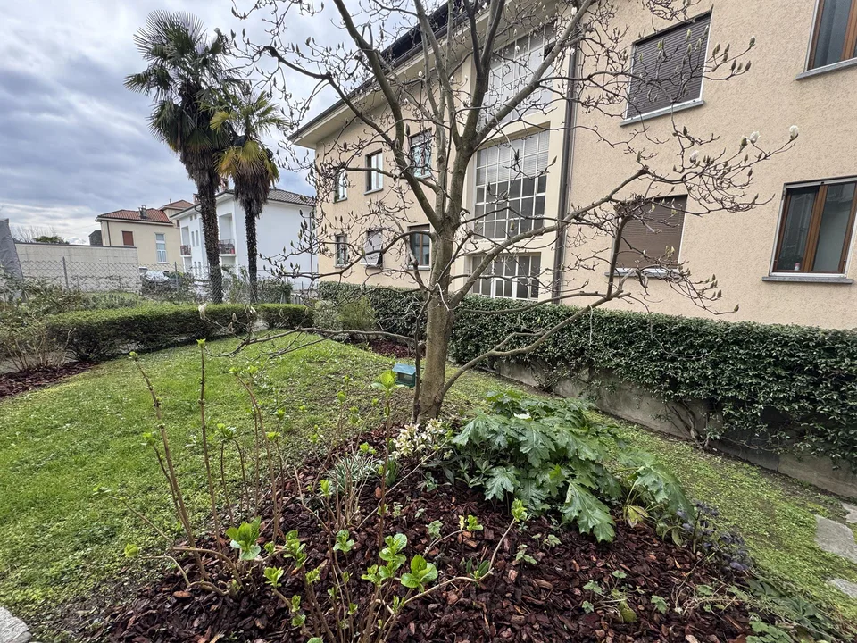 Mendrisio Centro – Elegante appartamento con giardino privato in villa