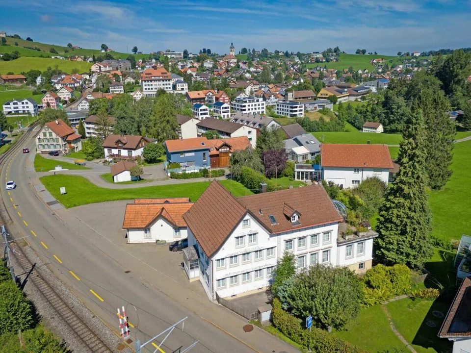 Vielseitiges Wohn- und Geschäftshaus im Herzen von Speicher - mit e...