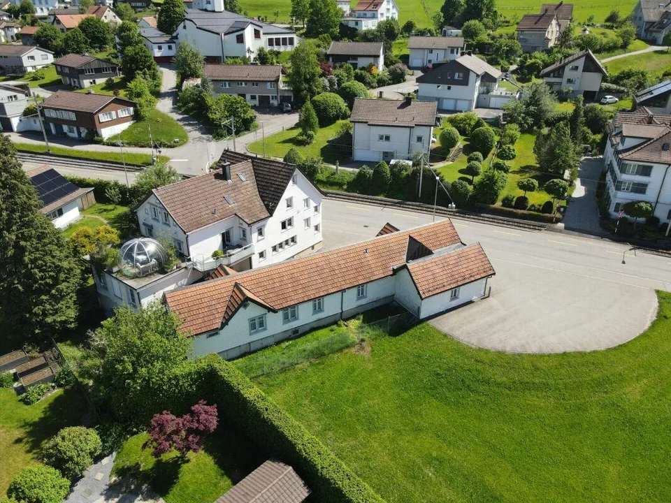 Vielseitiges Wohn- und Geschäftshaus im Herzen von Speicher - mit e...