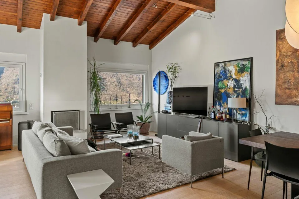 Esclusiva Casa immersa nella natura vista lago a 180° – photo 8 sur 17