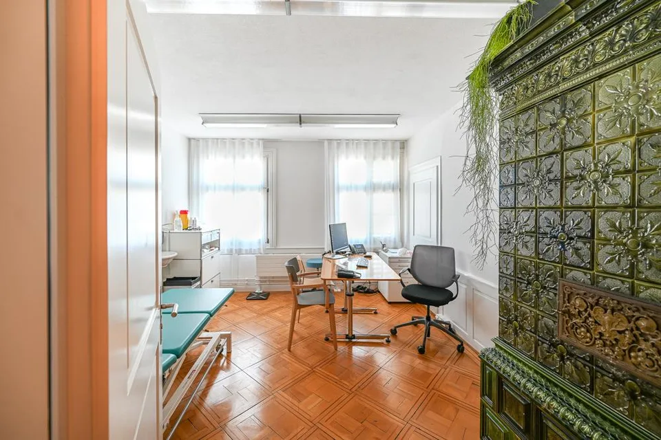 Büro-, Praxis- und Gewerbehaus an zentraler Lage