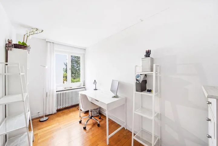 CHALET CHARME IN DER STADT MIT DREI EINHEITEN