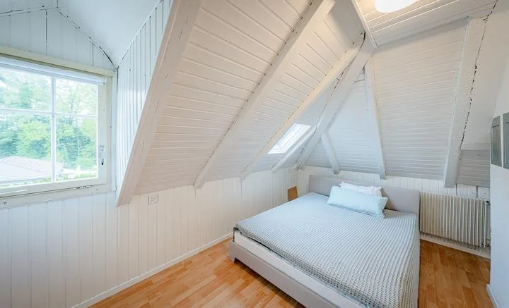 FÜRSTLICH WOHNEN AUF DEM LANDE - 9.5 ZIMMERHAUS MIT WELLNESS OASE