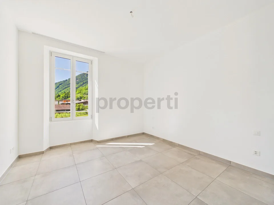 Elegante multiplex-house 10.5 locali con balcone, Acquarossa