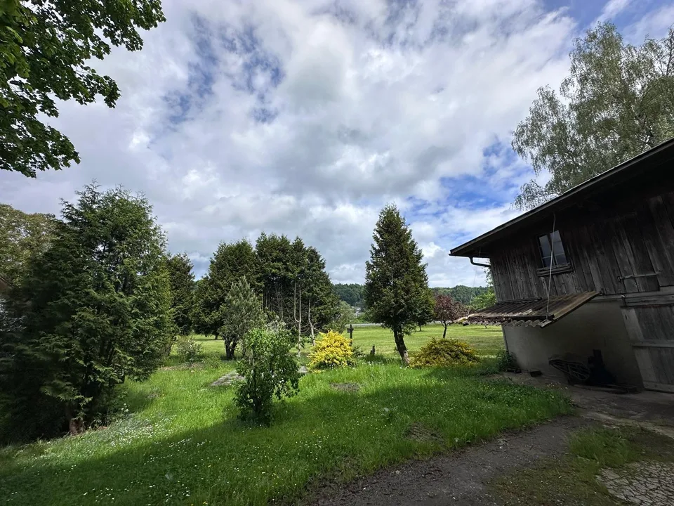 Wohnhaus mit Anbau an zentraler Lage  und grossen Nutzungsreserven