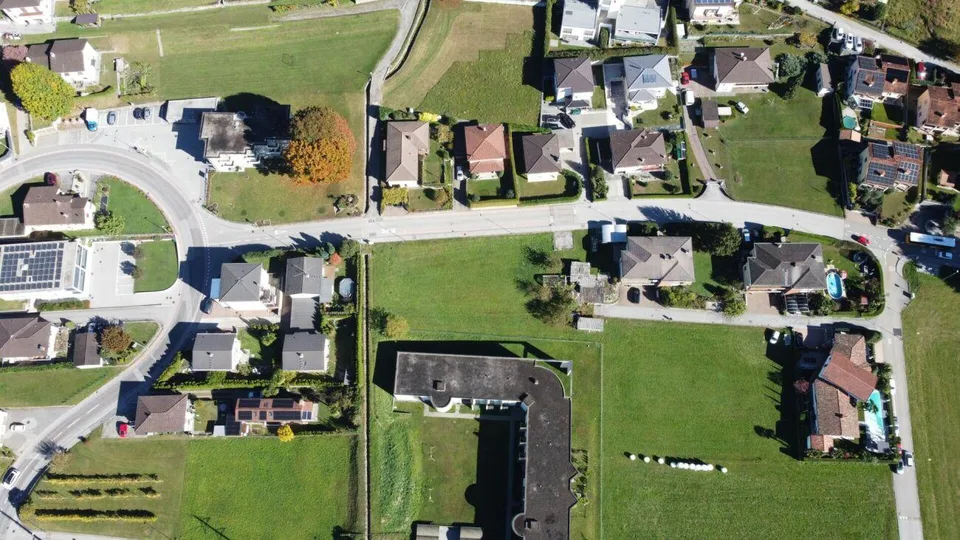 Terreno edificabile soleggiato con leggera pendenza destinato ad ut...